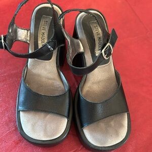 Steve Madden size 7 Block Heel Platform Strappy Sandals Vintage